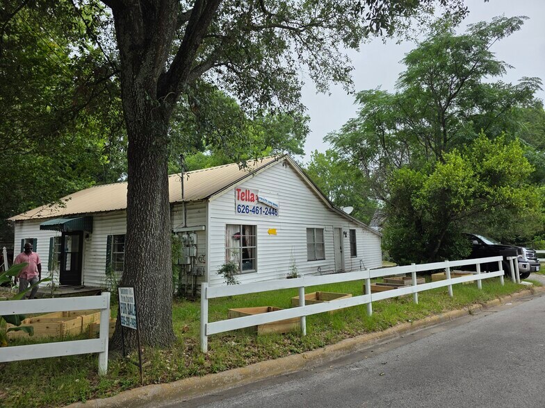 Primary Photo Of 2020 Avenue L 1/2, Huntsville Apartments For Sale