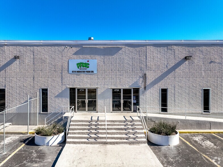 More Photos Of 4615-4651 Greatland Dr, San Antonio Distribution For Lease