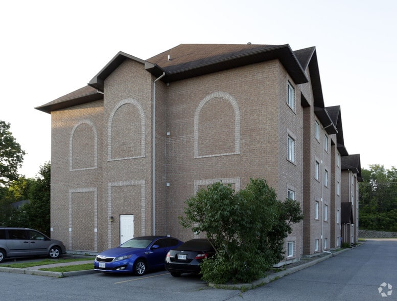 More Photos Of 3211 St Joseph Blvd, Ottawa Apartments For Sale