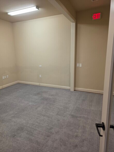 More Photos Of 8508 Precinct Line Rd, Colleyville Office For Lease