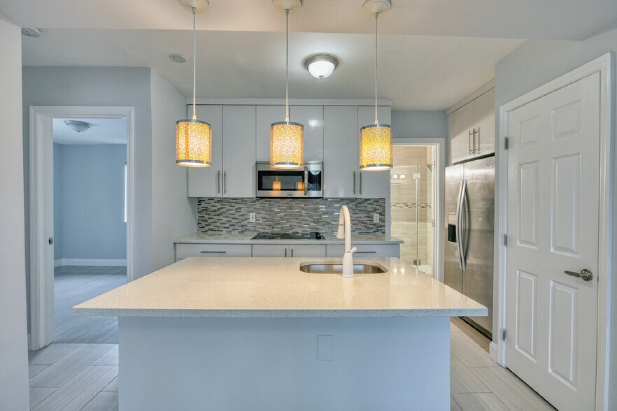 More Photos Of 912-918 NE 15th Ave, Fort Lauderdale Apartments For Sale