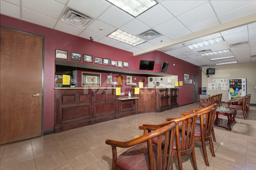 More Photos Of 3365 Pepper Ln, Las Vegas Loft Creative Space For Sale