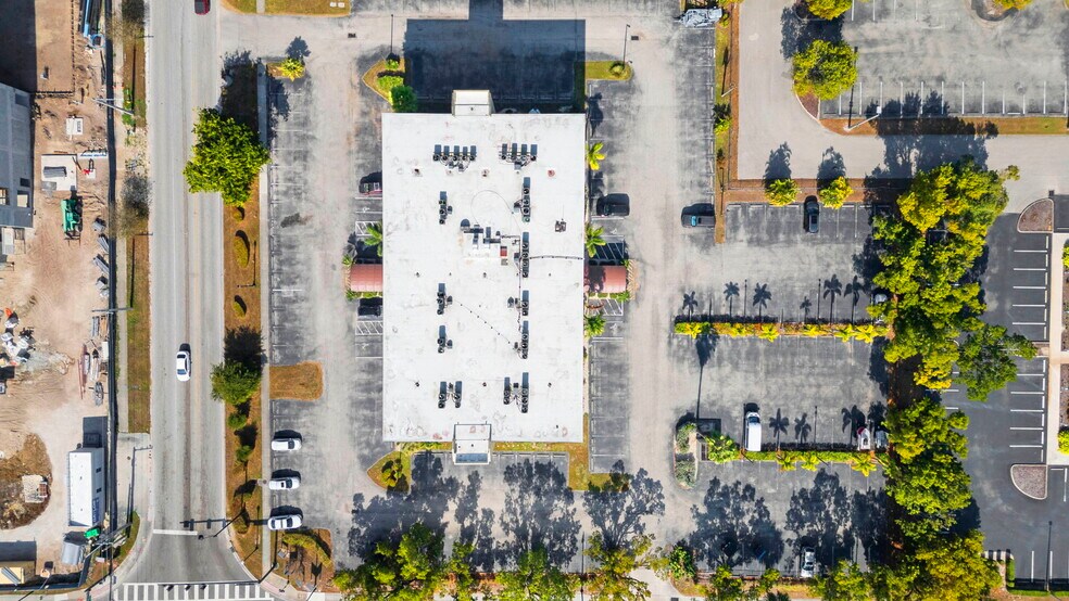 More Photos Of 3949 Evans Ave, Fort Myers Medical For Sale