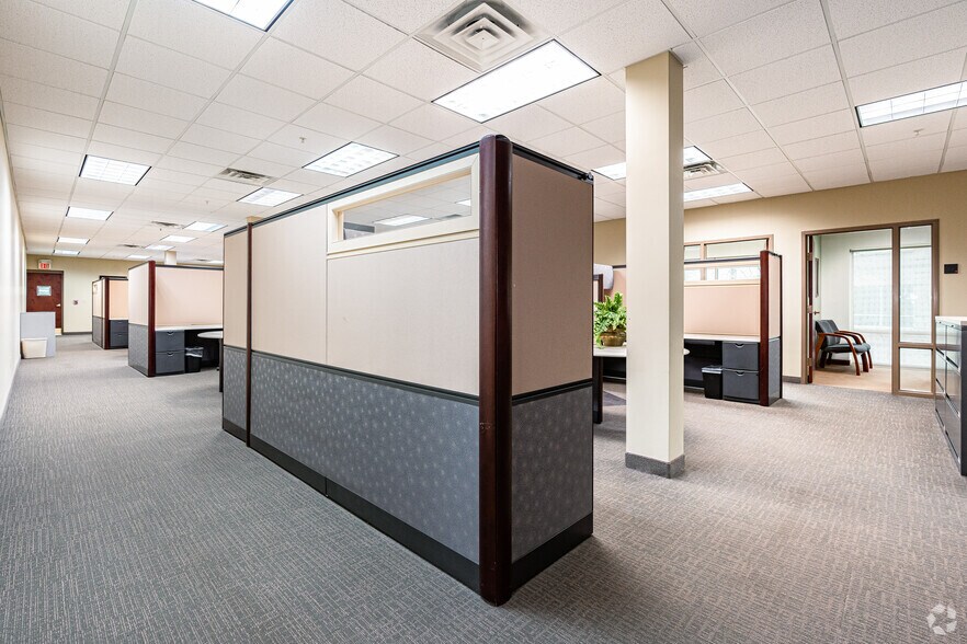 More Photos Of 2305 River Rd, Louisville Office For Lease