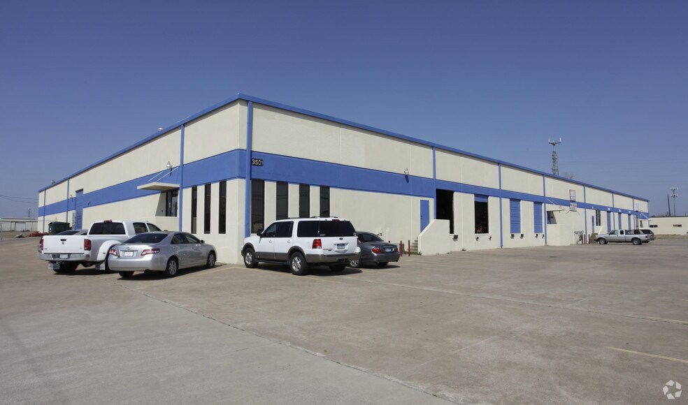 More Photos Of 3501-3507 S Raider Dr, Hurst Industrial For Sale