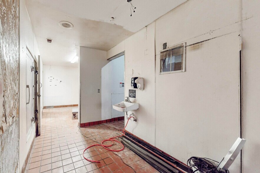 More Photos Of 3558 Wheaton Way, Bremerton Restaurant For Sale