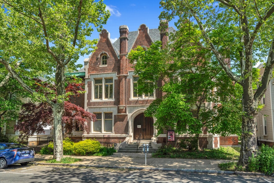 More Photos Of 51 Trumbull St, New Haven Office For Sale