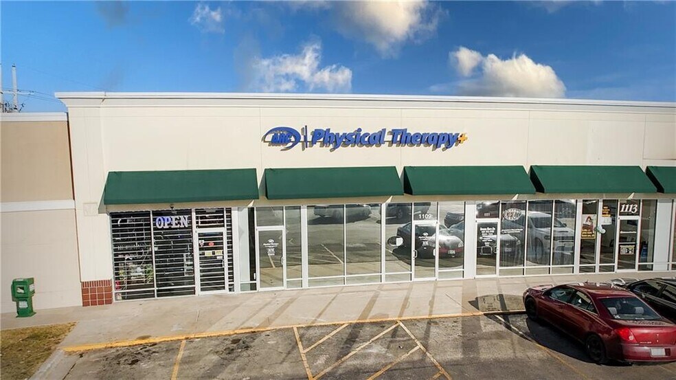 Primary Photo Of 1107-1121 S Main St, Maryville General Retail For Lease