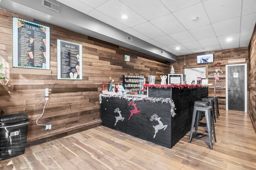 More Photos Of 1415-1419 Leestown Rd, Lexington General Retail For Sale