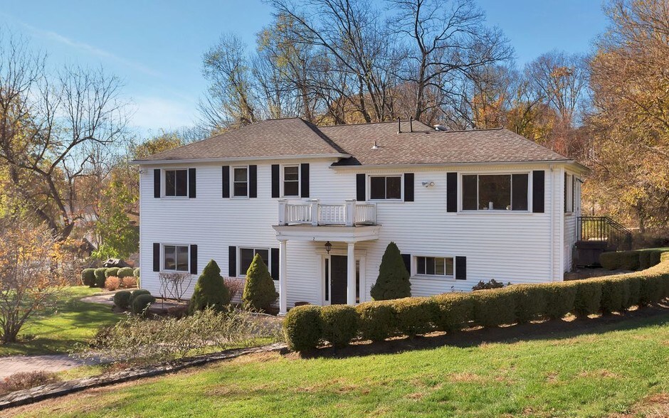 More Photos Of 2-4 Hardscrabble Rd, North Salem Office Residential For Sale