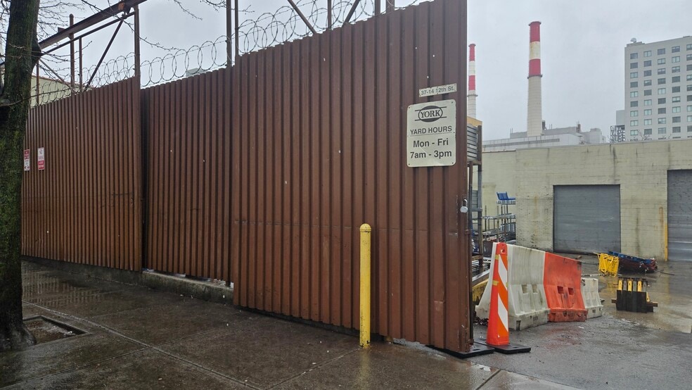 More Photos Of 3715 11th St, Long Island City Land For Lease