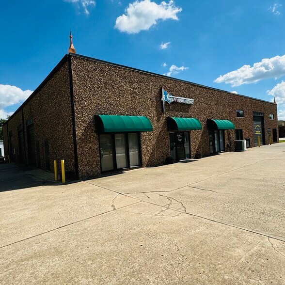 More Photos Of 531 W H St, Jenks Warehouse For Lease