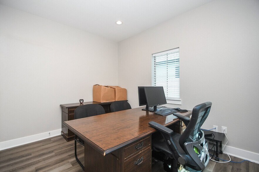More Photos Of 23219 Red River Dr, Katy Medical For Sale