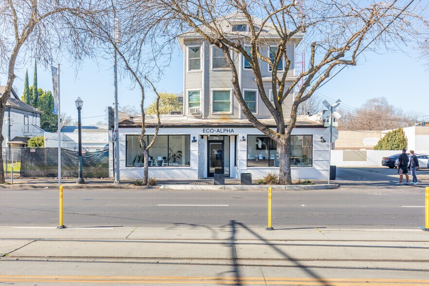 More Photos Of 318 12th St, Sacramento Storefront For Sale