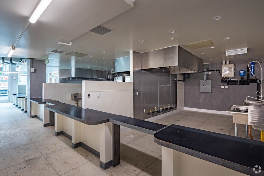 More Photos Of 8155 Van Nuys Blvd, Van Nuys Apartments For Lease