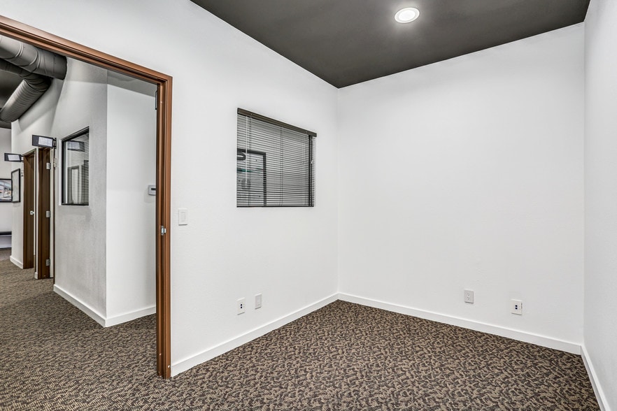 More Photos Of 750 E Tahquitz Canyon Way, Palm Springs Office For Lease