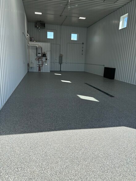 More Photos Of 1313 Main Ave SE, Moorhead Flex For Lease