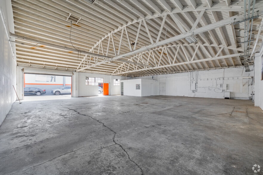 More Photos Of 115-117 E Gardena Blvd, Gardena Service For Lease