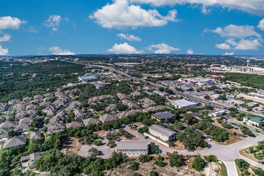 More Photos Of 7 Lakeway Centre Ct N, Lakeway Unknown For Lease