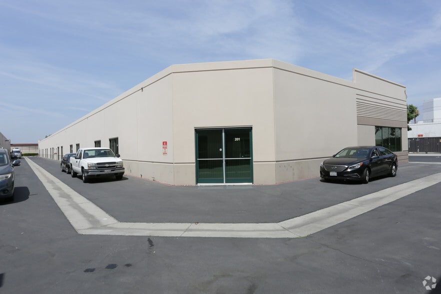 More Photos Of 4295 Jurupa St, Ontario Flex For Lease