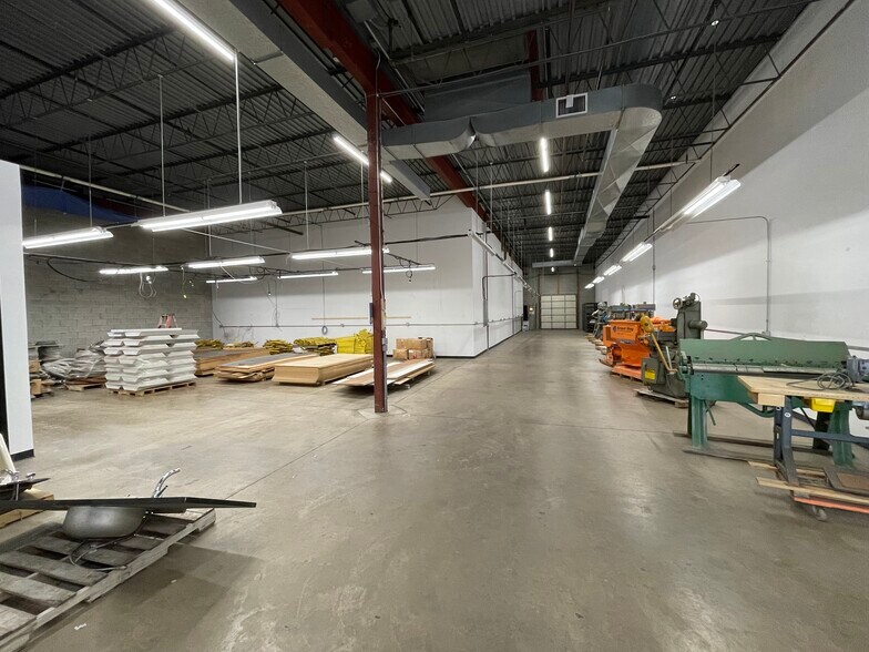 More Photos Of 8120 River Dr, Morton Grove Warehouse For Lease