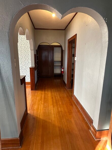 More Photos Of 9 Caulfield Ave, Camdenton Storefront Retail Office For Sale