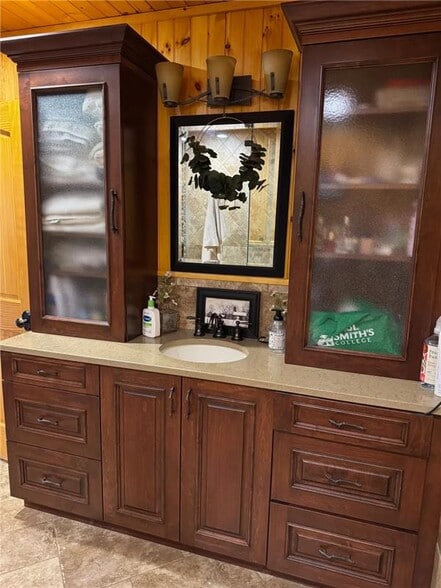 More Photos Of 115 Hilltop Dr, Phoenix Sports And Entertainment For Sale