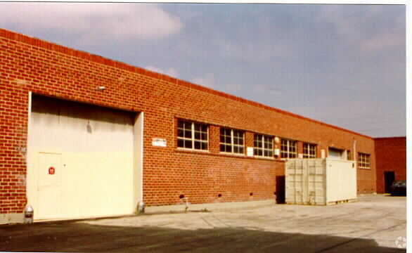 More Photos Of 5535 Cahuenga Blvd, North Hollywood Warehouse For Lease