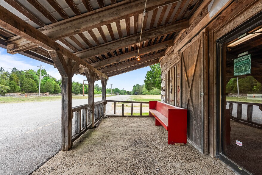 More Photos Of 2350 Squire Boone SW rd, Mauckport General Retail For Lease