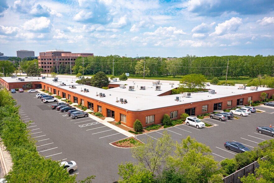Primary Photo Of 17W775 Butterfield Rd, Oakbrook Terrace Medical For Lease