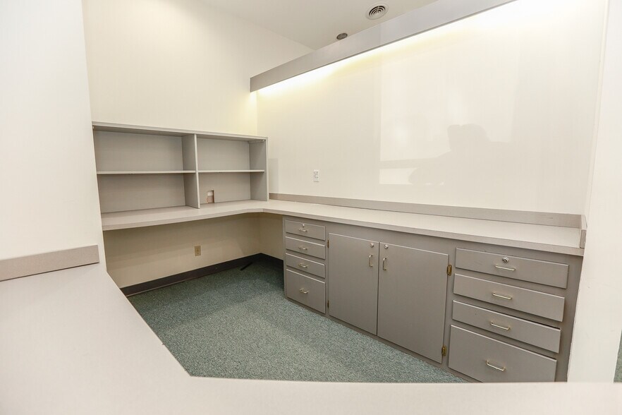 More Photos Of 11835 Canon Blvd, Newport News Office For Lease
