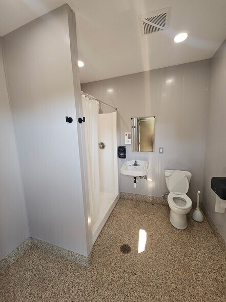 More Photos Of 4505 E Tri Lakes Rd, Superior Trailer Camper Park For Sale