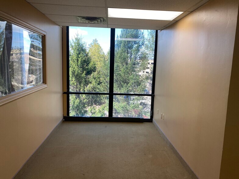 More Photos Of 545 Island Rd, Ramsey Medical For Lease