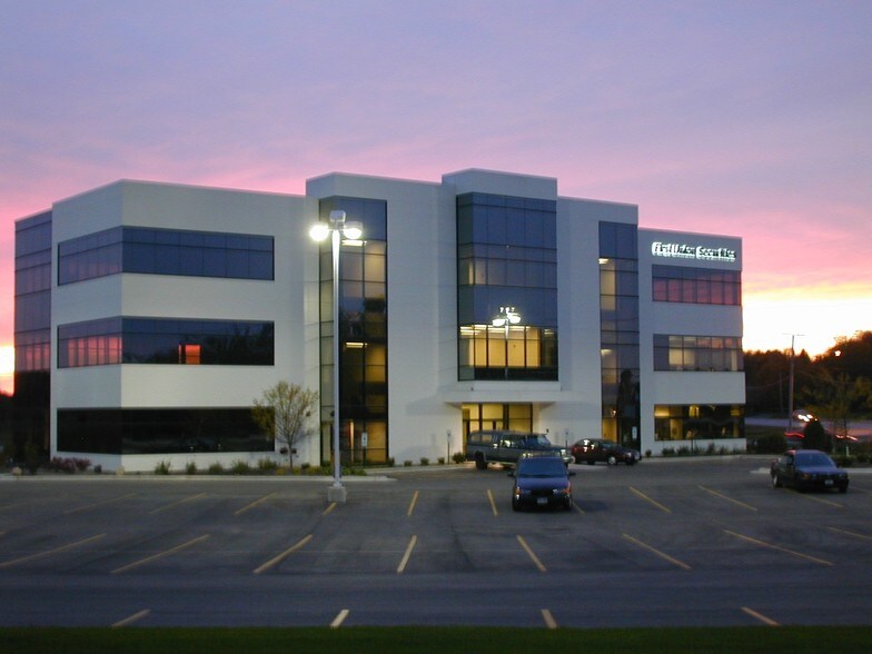 More Photos Of 6801 Spring Creek Rd, Rockford Office For Lease