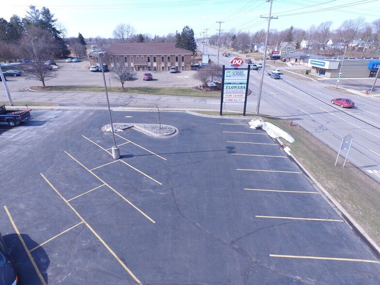 More Photos Of 3233 W Saginaw Hwy, Lansing Storefront For Sale