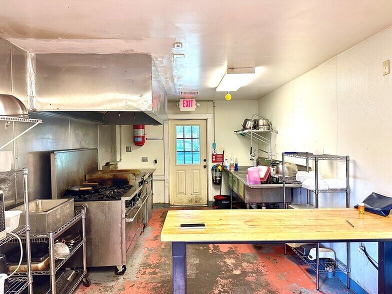 More Photos Of 8419 Valdosta Hwy, Morven Restaurant For Sale