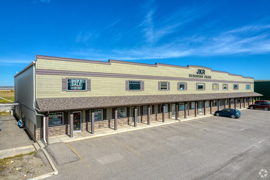 Primary Photo Of 220 3rd St NE, Black Diamond Flex For Lease