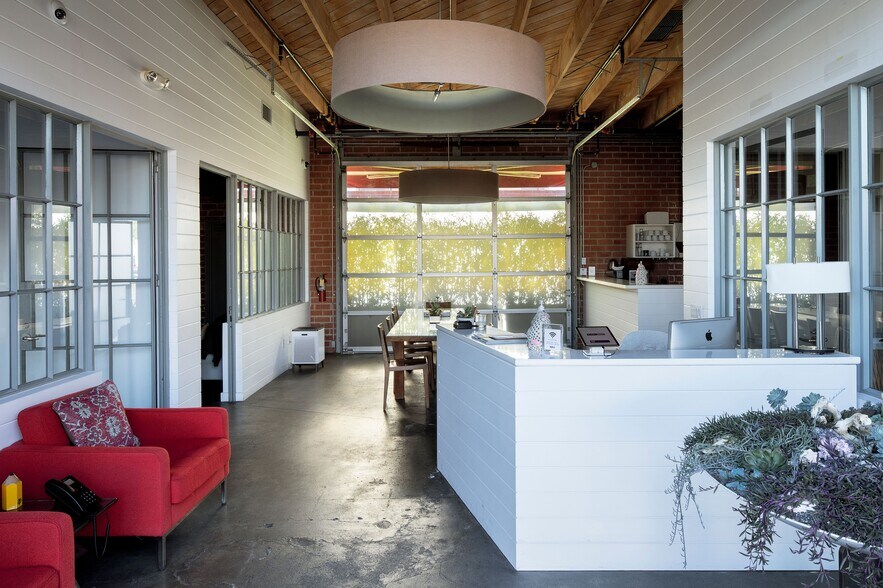 More Photos Of 1630 Euclid St, Santa Monica Loft Creative Space For Sale