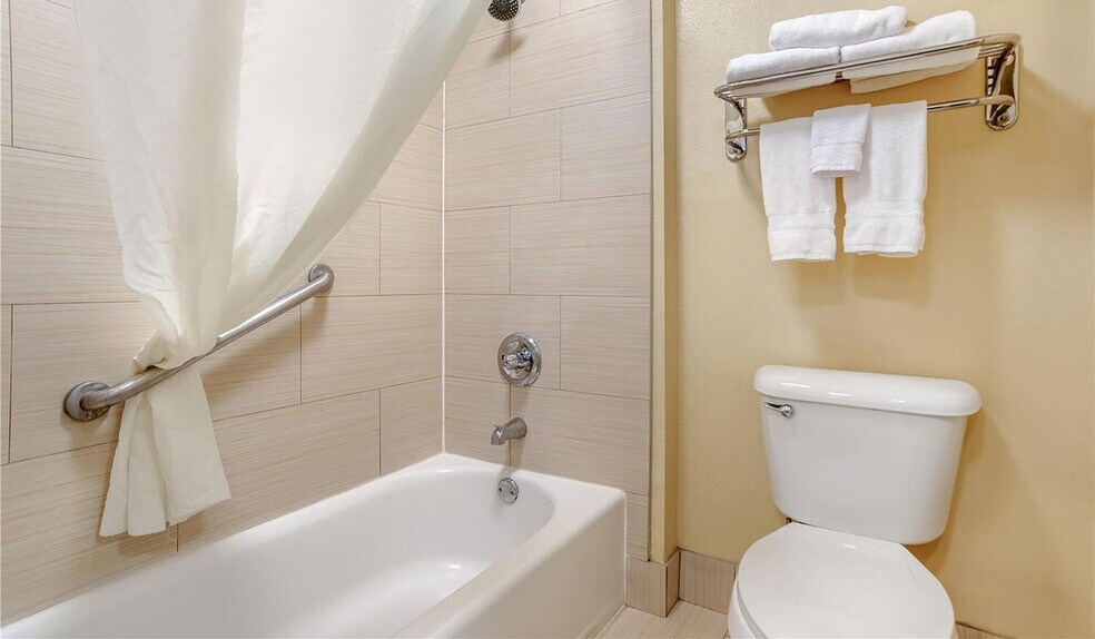 More Photos Of 5041 Academy Ln, Bessemer Hotel For Sale
