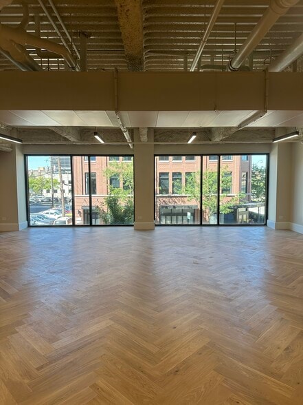 More Photos Of 1123 W Randolph St, Chicago Apartments For Lease
