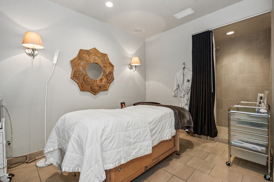 More Photos Of 2300 Chestnut Ave, Glenview Apartments For Sale