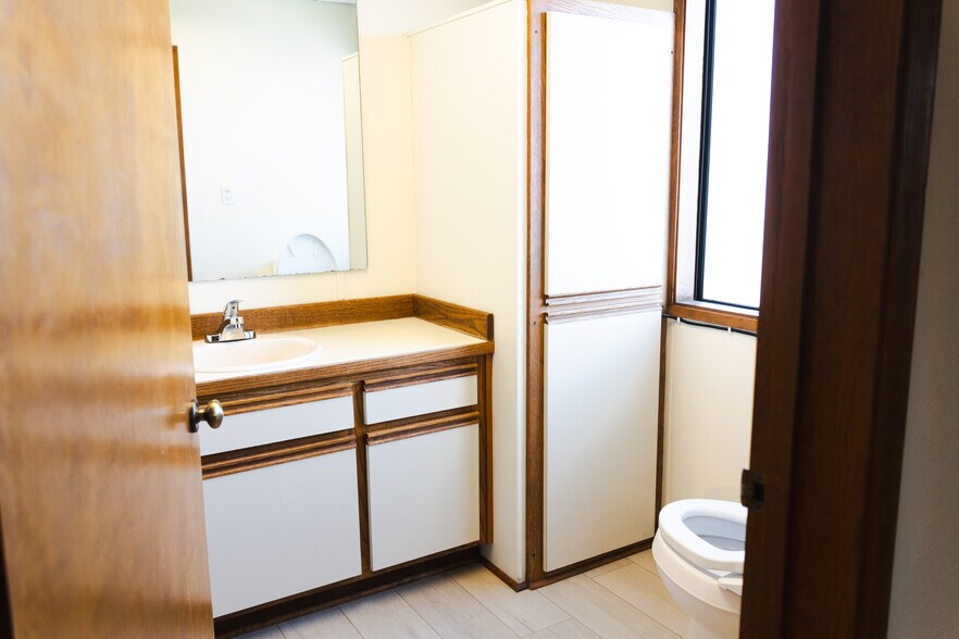 More Photos Of 17825 59th Ave NE, Arlington Flex For Lease