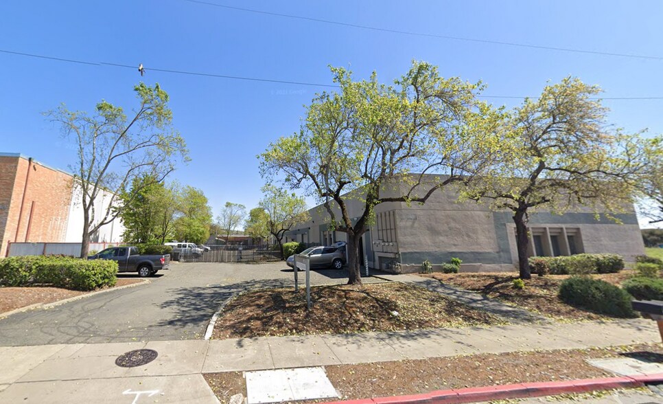 More Photos Of 3308 Industrial Dr, Santa Rosa Showroom For Lease