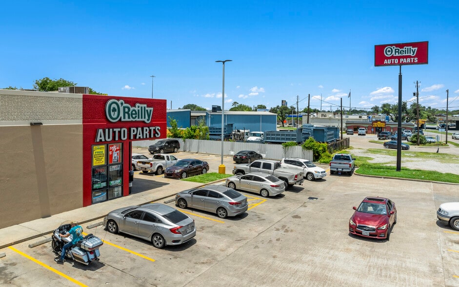 More Photos Of 1204 Federal Rd, Houston Auto Repair For Sale