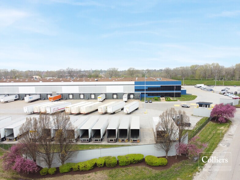 More Photos Of 65 Corporate Woods Dr, Bridgeton Distribution For Lease