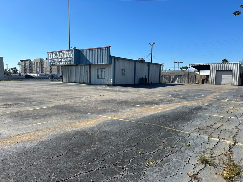 More Photos Of 3420 S Padre Island Dr, Corpus Christi Auto Dealership For Lease