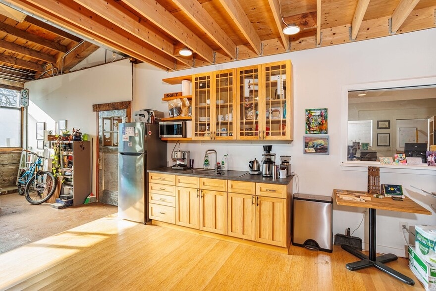More Photos Of 1804 NE Martin Luther King Jr Blvd, Portland Storefront For Lease