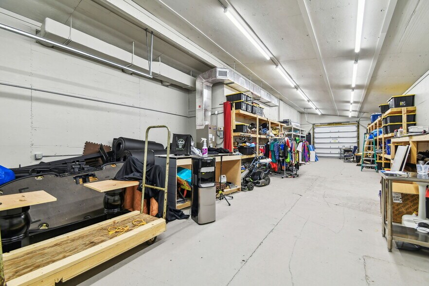More Photos Of 14915 N Nebraska Ave, Tampa Showroom For Sale