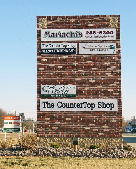 More Photos Of 2918-2922 N Center St, Maryville Unknown For Lease