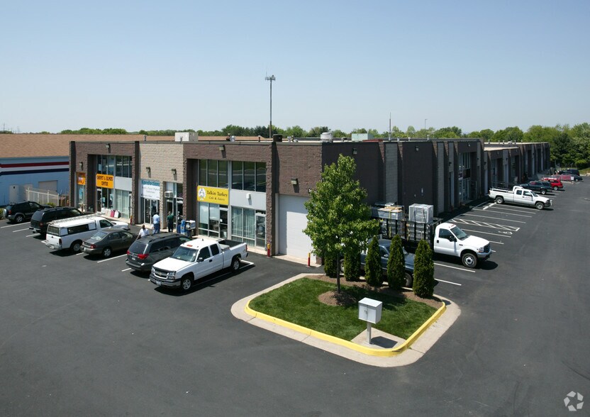 More Photos Of 14516 Lee Rd, Chantilly Warehouse For Lease